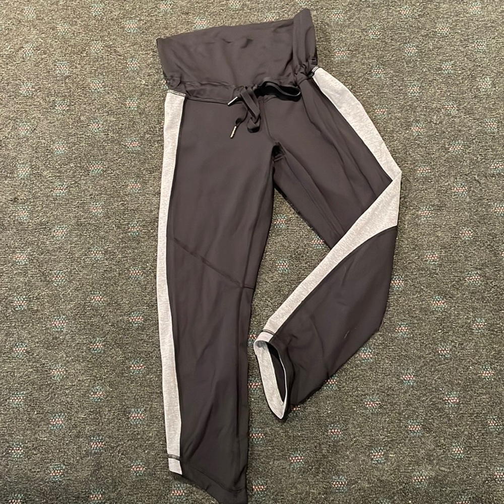 Lululemon Spandex High Waisted Draw String Leggin… - image 1